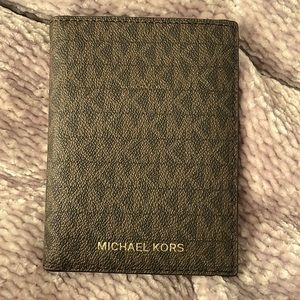 Michael kors wallet